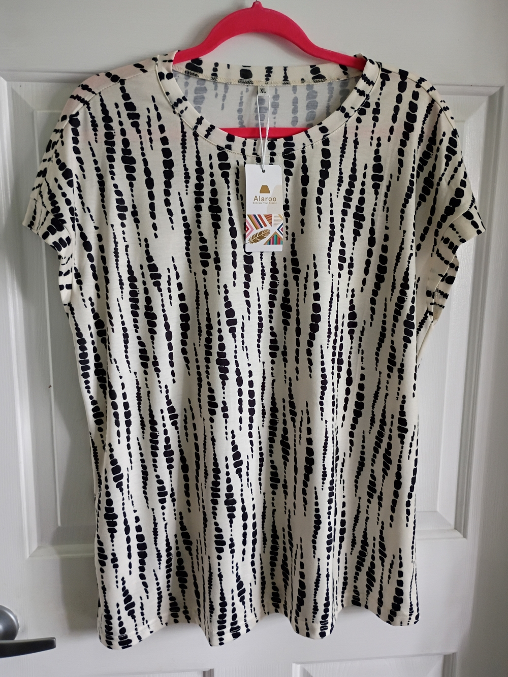 Women's Black & Cream Patterned Short Sleeve Top New With Tags Xl